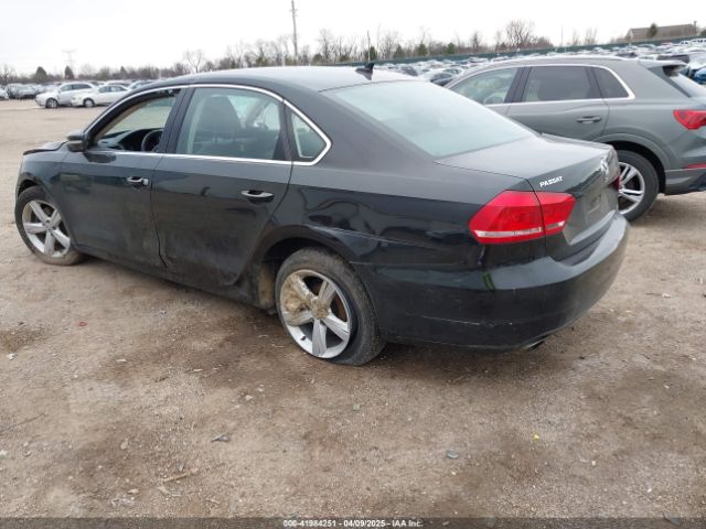 1VWBT7A38EC033381 Volkswagen Passat 1.8t Se