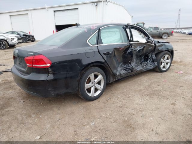 1VWBT7A38EC033381 Volkswagen Passat 1.8t Se