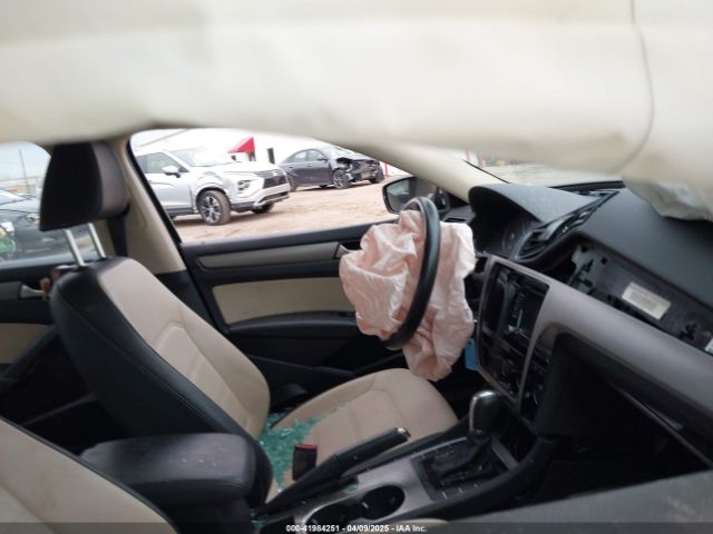 1VWBT7A38EC033381 Volkswagen Passat 1.8t Se