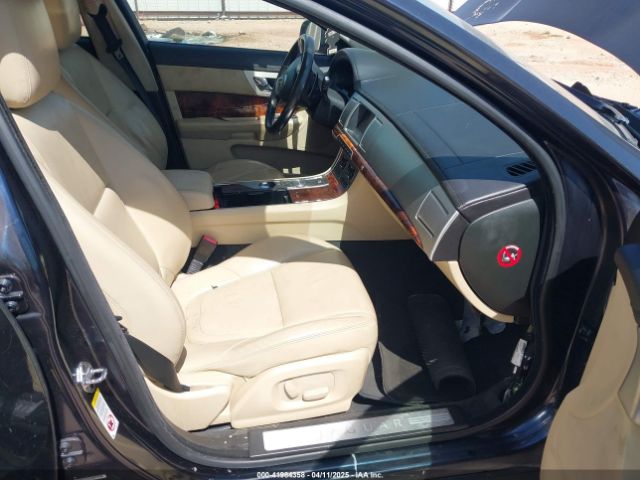 2012 JAGUAR XF SAJWA0FB3CLS38221 Photo 4
