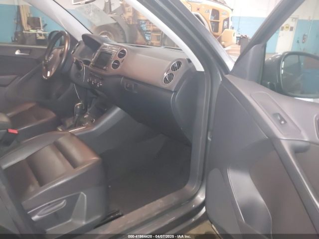 WVGBV7AX4HK029270 Volkswagen Tiguan 2.0t/2.0t S