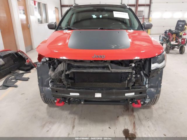 3C4NJDDB3KT727726 Jeep Compass Trailhawk