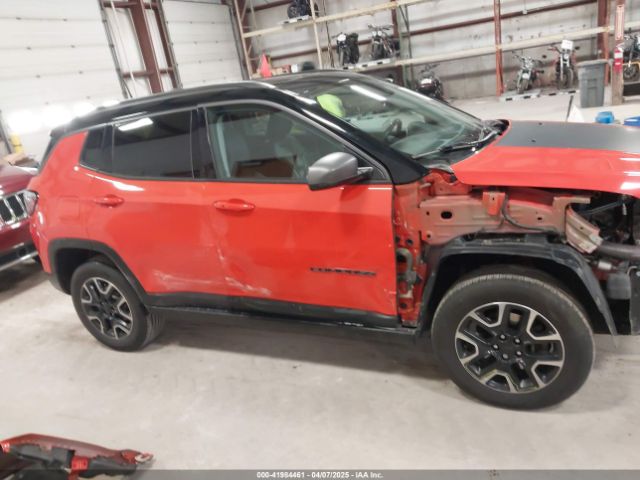 3C4NJDDB3KT727726 Jeep Compass Trailhawk
