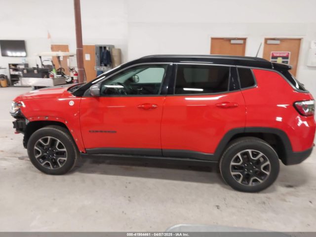 3C4NJDDB3KT727726 Jeep Compass Trailhawk
