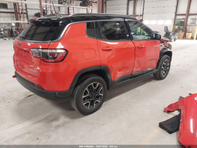 3C4NJDDB3KT727726 Jeep Compass Trailhawk