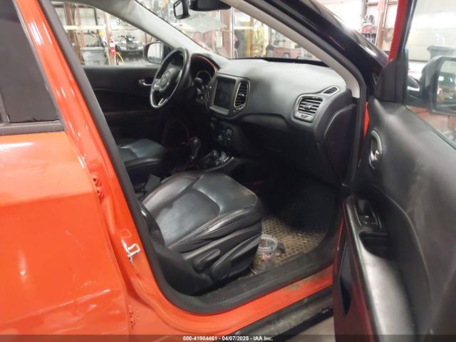 3C4NJDDB3KT727726 Jeep Compass Trailhawk