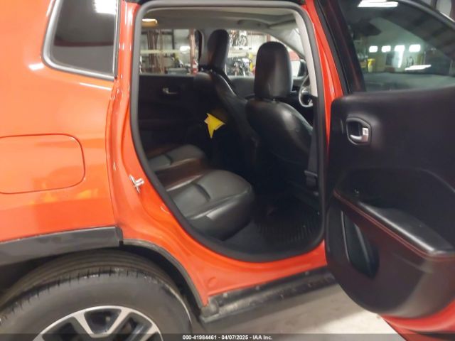3C4NJDDB3KT727726 Jeep Compass Trailhawk