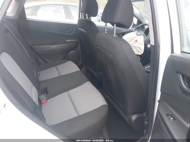 KM8K2CAB2NU794404 Hyundai Kona Se