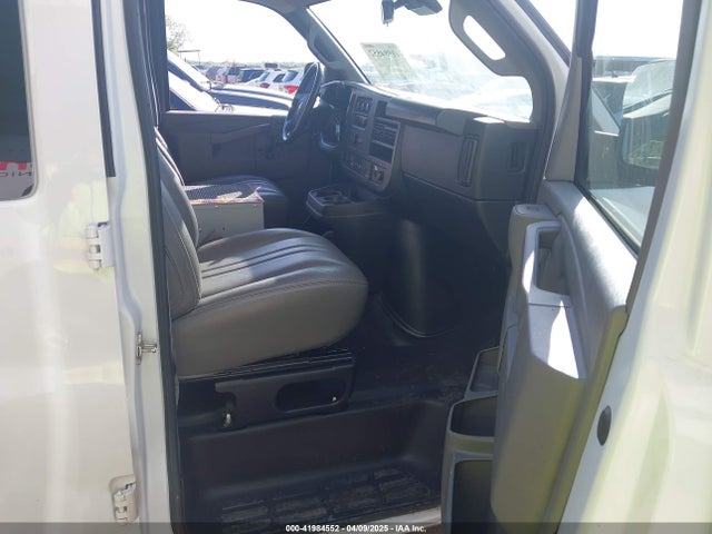 1GCWGAFP2N1189624 Chevrolet Express Cargo Rwd 2500 Regular Wheelbase Wt