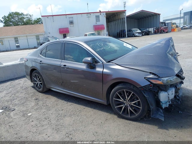 4T1G11AKXNU061322 Toyota CAMRY SE