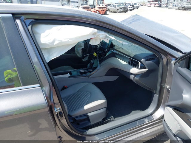 4T1G11AKXNU061322 Toyota CAMRY SE