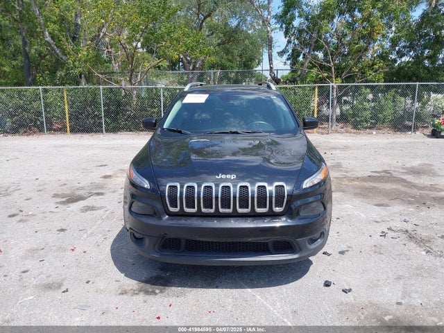 1C4PJLCB4JD510324 Jeep Cherokee Latitude Fwd