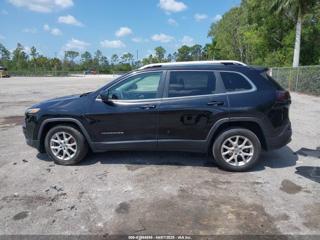 1C4PJLCB4JD510324 Jeep Cherokee Latitude Fwd