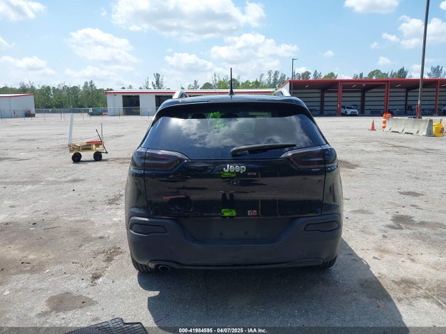 1C4PJLCB4JD510324 Jeep Cherokee Latitude Fwd