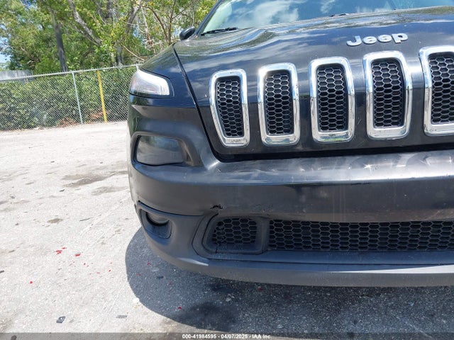 1C4PJLCB4JD510324 Jeep Cherokee Latitude Fwd