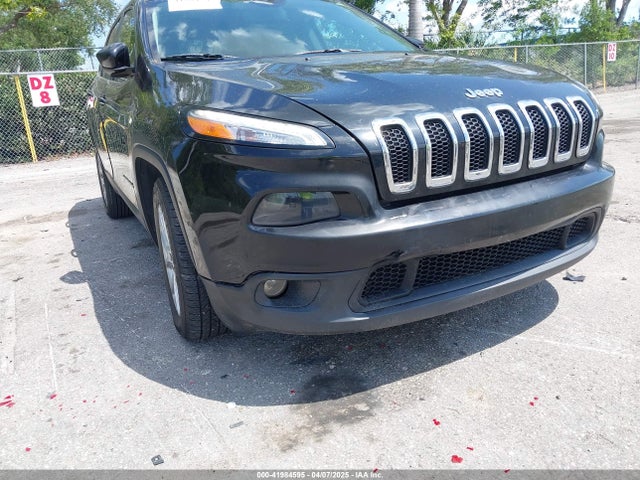 1C4PJLCB4JD510324 Jeep Cherokee Latitude Fwd