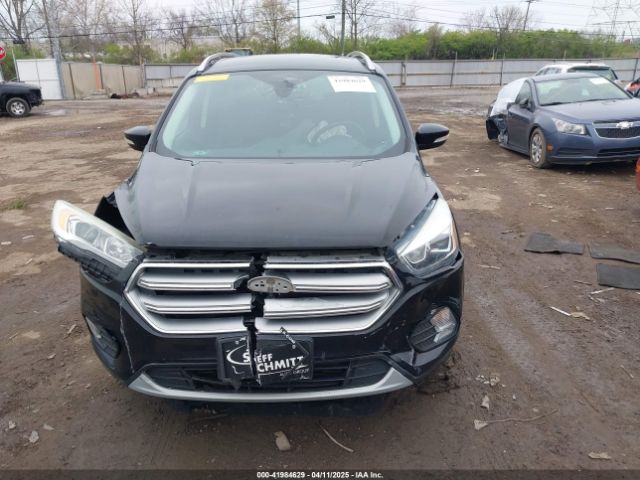 1FMCU0J95HUD37858 Ford Escape Titanium