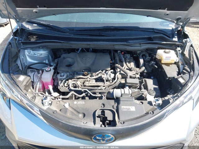 5TDYRKEC1NS125049 Toyota SIENNA XLE