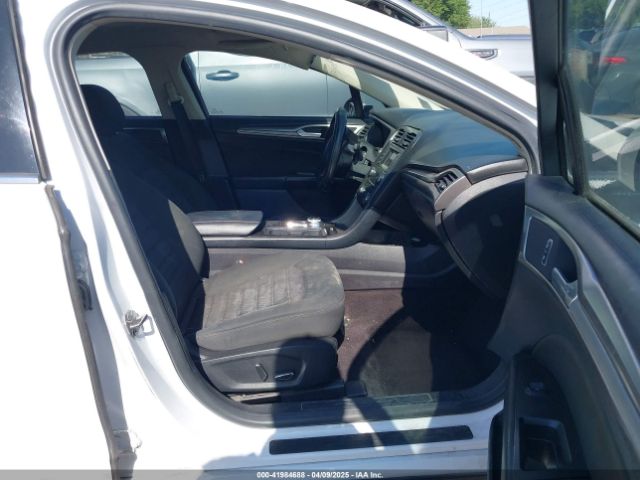 3FA6P0H7XHR144020 Ford FUSION SE