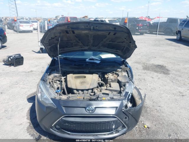 3MYDLBJV3LY703134 Toyota YARIS LE