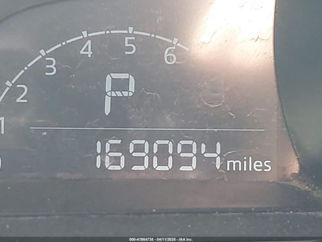 3MYDLBJV3LY703134 Toyota YARIS LE