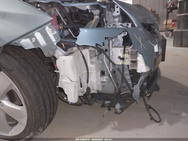 JTDKN3DU8F1904156 Toyota Prius Five