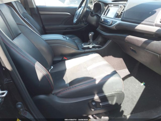 2019 TOYOTA HIGHLANDER 5TDJZRFH6KS934143 Photo 4
