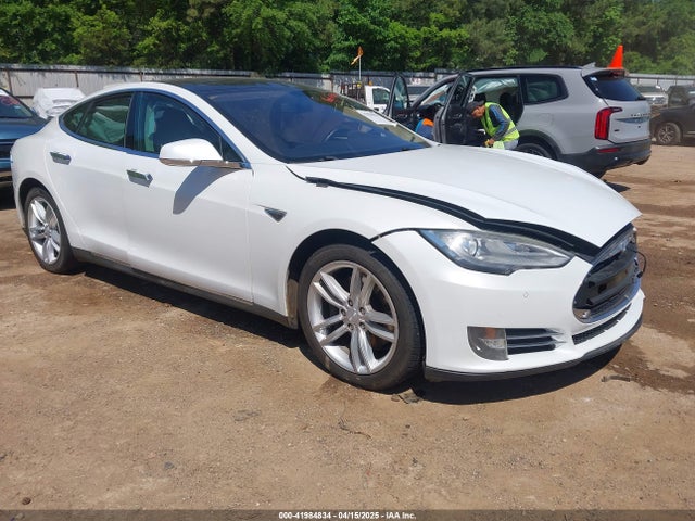 2013 TESLA MODEL S 5YJSA1CN6DFP21076 Photo 0