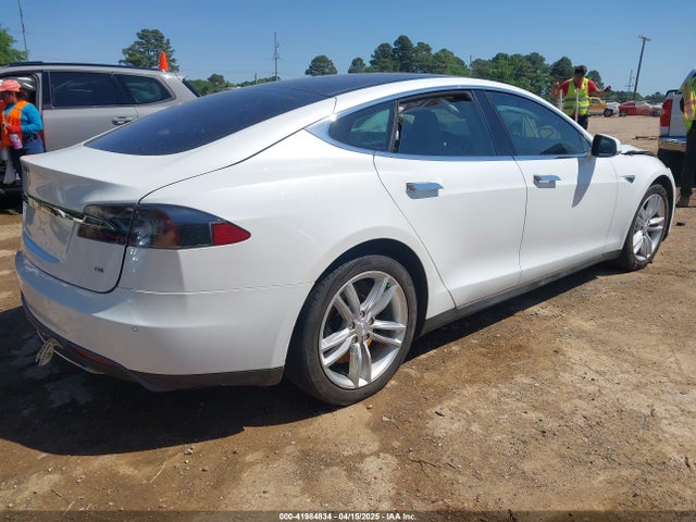 2013 TESLA MODEL S 5YJSA1CN6DFP21076 Photo 3