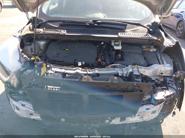 1FMCU9GD1JUD00215 Ford ESCAPE SE