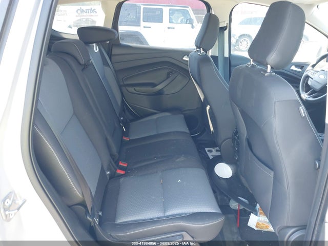 1FMCU9GD1JUD00215 Ford ESCAPE SE