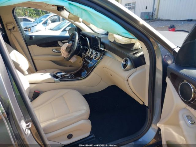 WDC0G4JB1HF124588 Mercedes-Benz m274