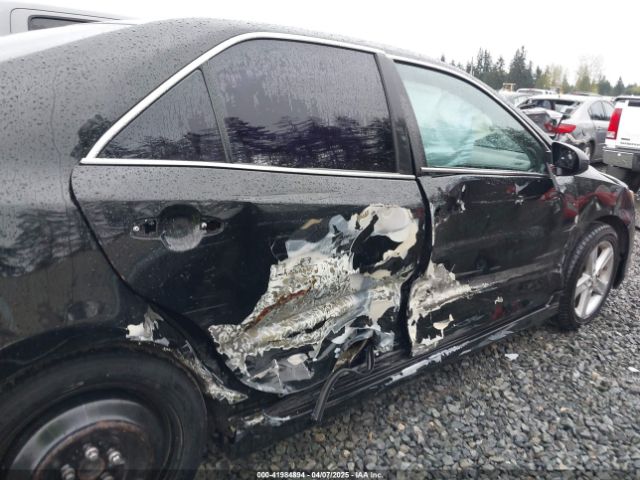4T1BF1FK1EU828513 Toyota CAMRY SE