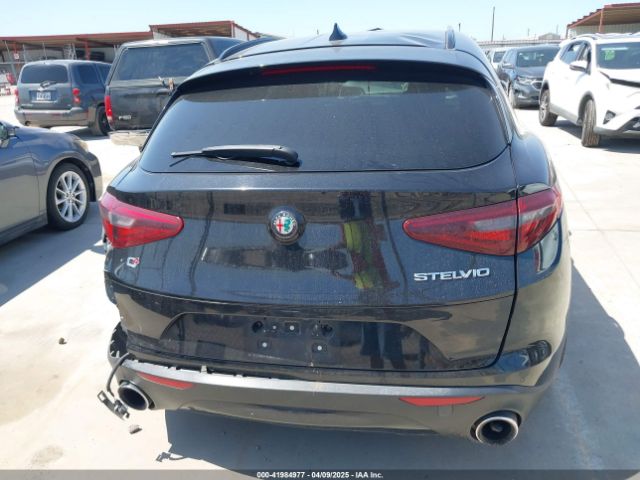 ZASFAKPN1J7B82358 Alfa Romeo Stelvio Sport Awd