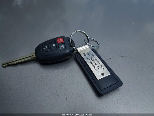 5YFBURHE1GP416916 Toyota COROLLA LE