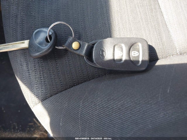 KMHCT5AE5GU265720 Hyundai ACCENT SE