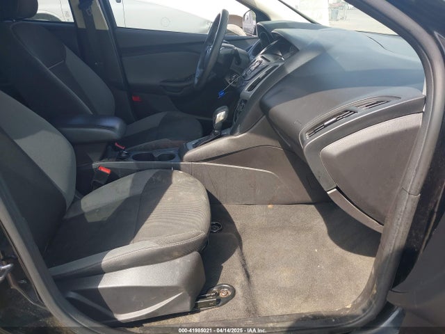 1FADP3F24EL397988 Ford FOCUS SE