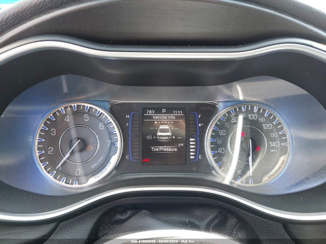 Chrysler 200 Limited 2015 1C3CCCAB7FN729327 Image 7