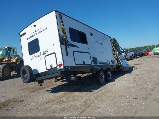 5ZT2LNMB3S9010947 Forest River Longitude Towable
