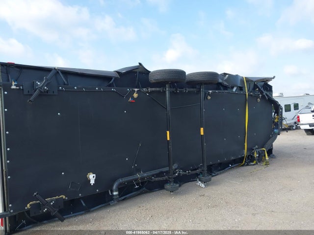 5ZT2LNMB3S9010947 Forest River Longitude Towable