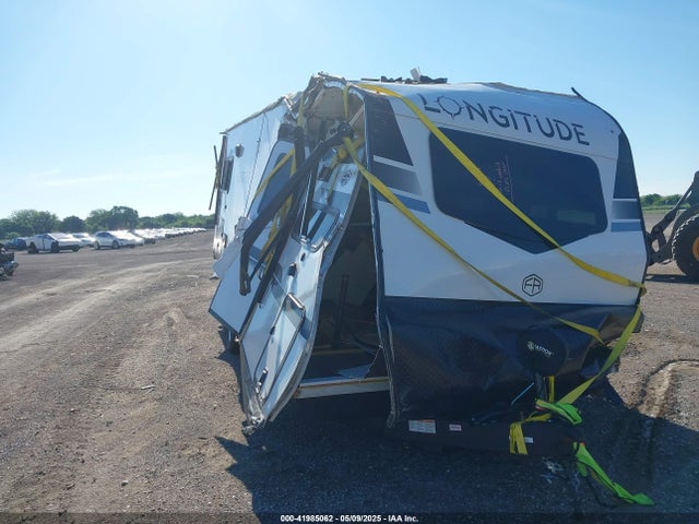 5ZT2LNMB3S9010947 Forest River Longitude Towable