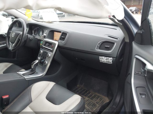 YV440MWK0J2058338 Volvo V60 Cross Country T5