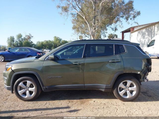 3C4NJCBB2JT462065 Jeep Compass Latitude Fwd