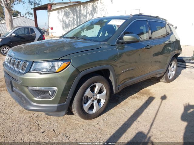 3C4NJCBB2JT462065 Jeep Compass Latitude Fwd