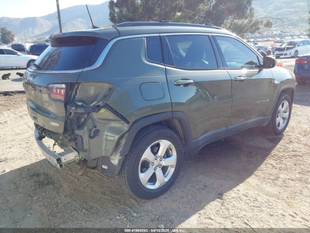 3C4NJCBB2JT462065 Jeep Compass Latitude Fwd