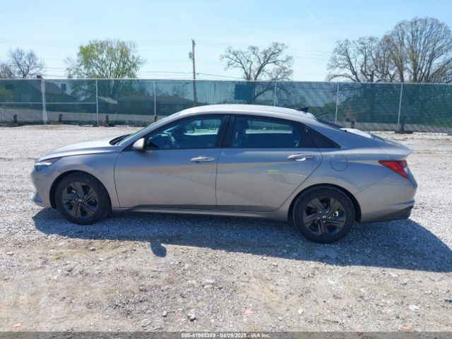 KMHLM4AJ7NU031662 Hyundai Elantra Hybrid Blue