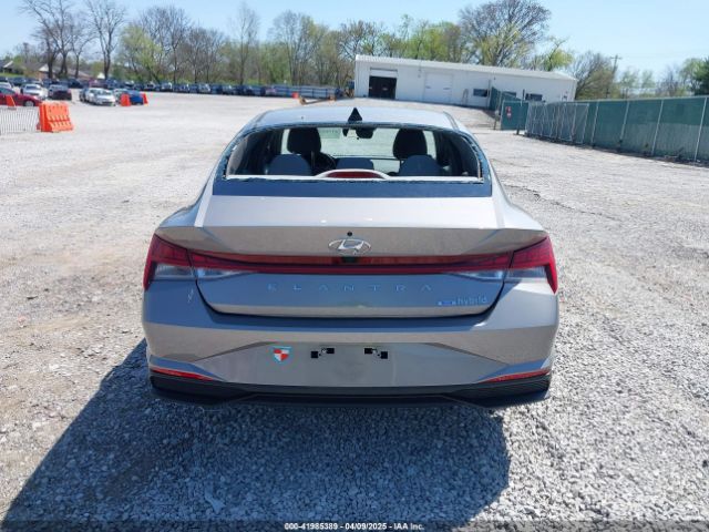 KMHLM4AJ7NU031662 Hyundai Elantra Hybrid Blue