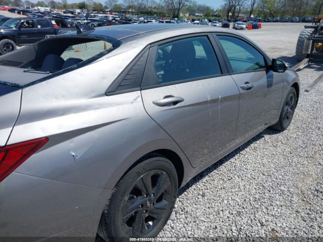 KMHLM4AJ7NU031662 Hyundai Elantra Hybrid Blue