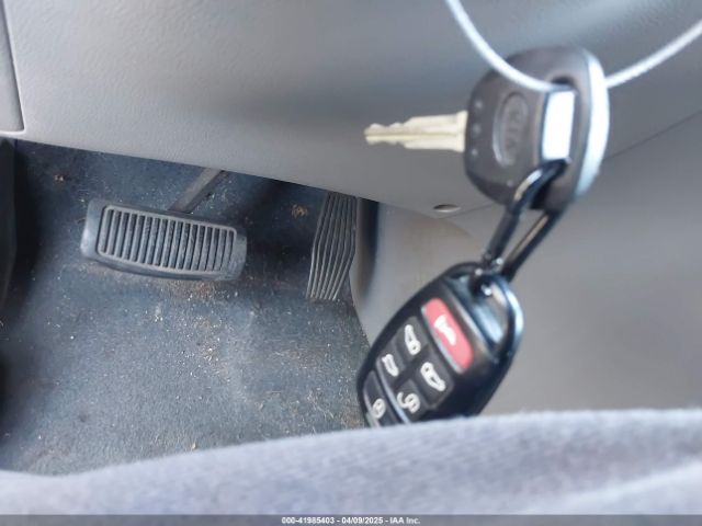 KNDMG4C71E6579260 KIA SEDONA LX