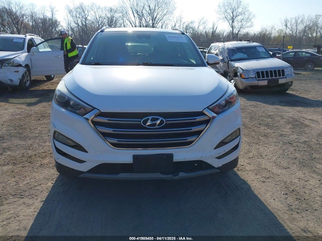 KM8J3CA25JU616845 Hyundai Tucson Limited